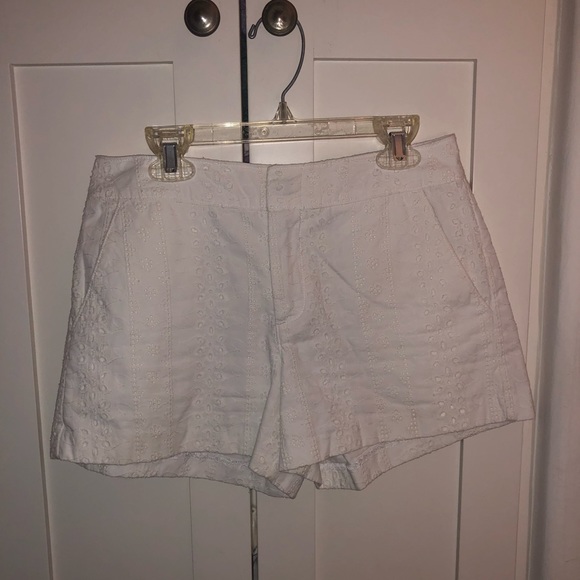 White Socialite Shorts size XS - Picture 1 of 5